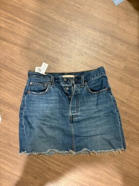 Levi’s Denim Rib Cage Mini Skirt size 28